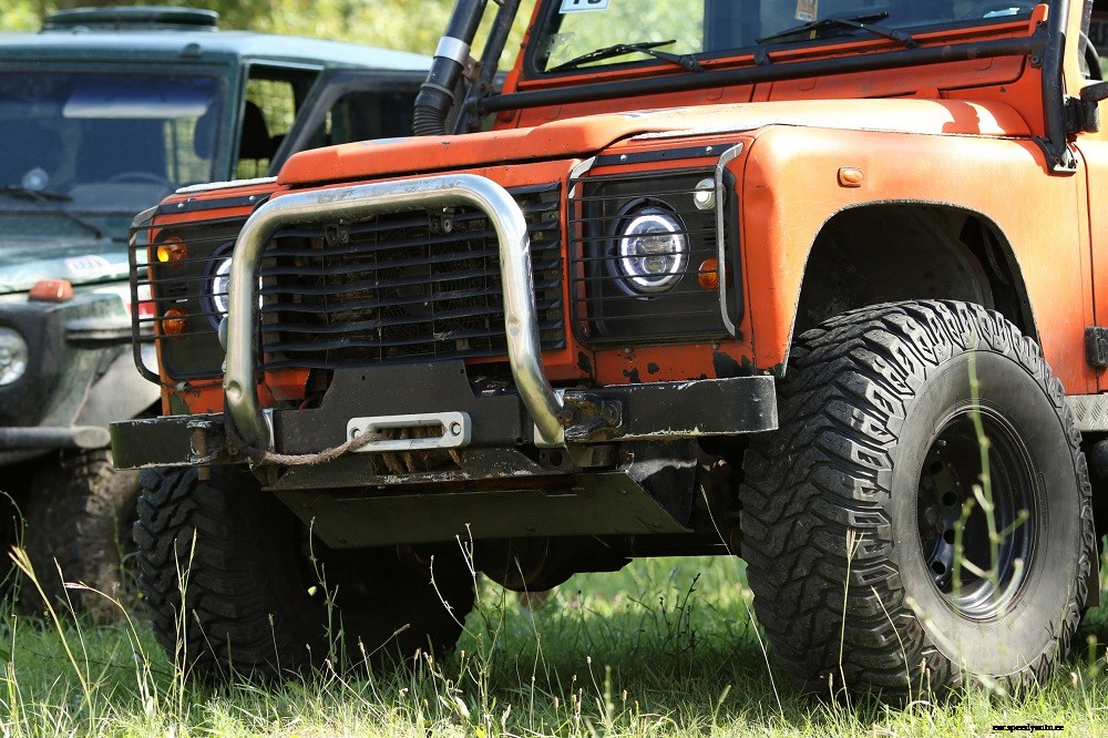 Signs You Need to Replace Your Serpentine Belt in Your Land Rover