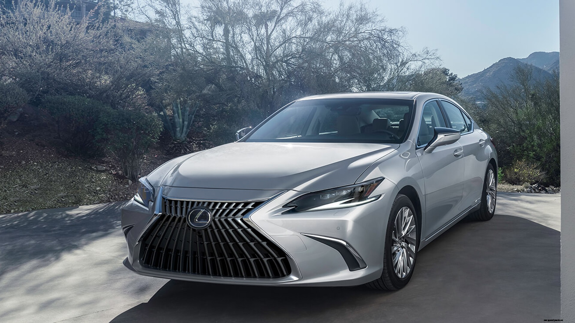Lexus ES 300h 2021 Luxury Exterior