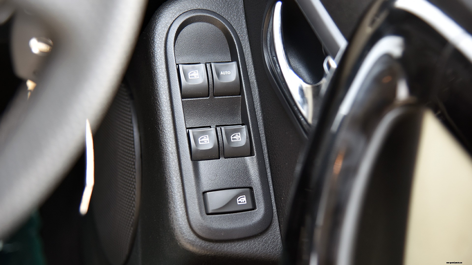 Nissan Terrano 2017 XV Premium AT dCi 110ps Interior