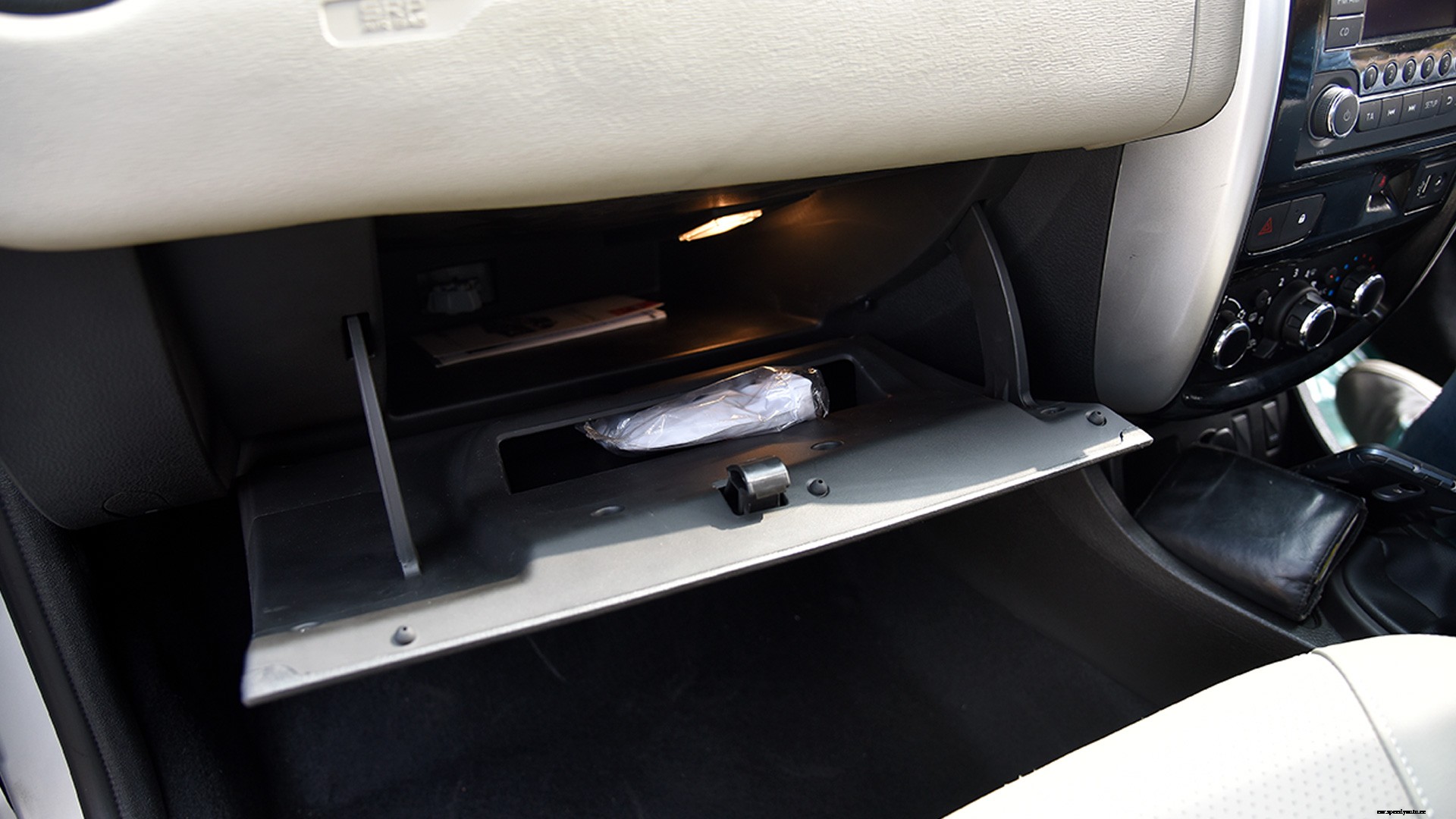 Nissan Terrano 2017 XV Premium AT dCi 110ps Interior