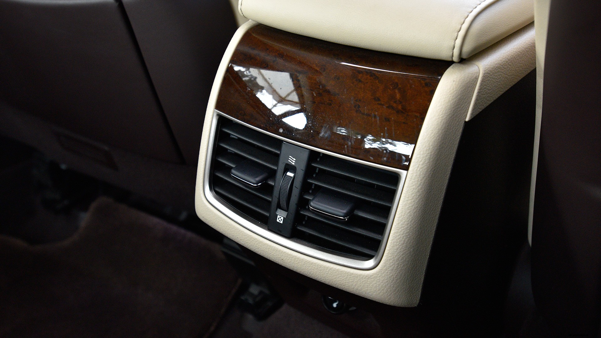 Lexus ES 300h 2017 STD Interior