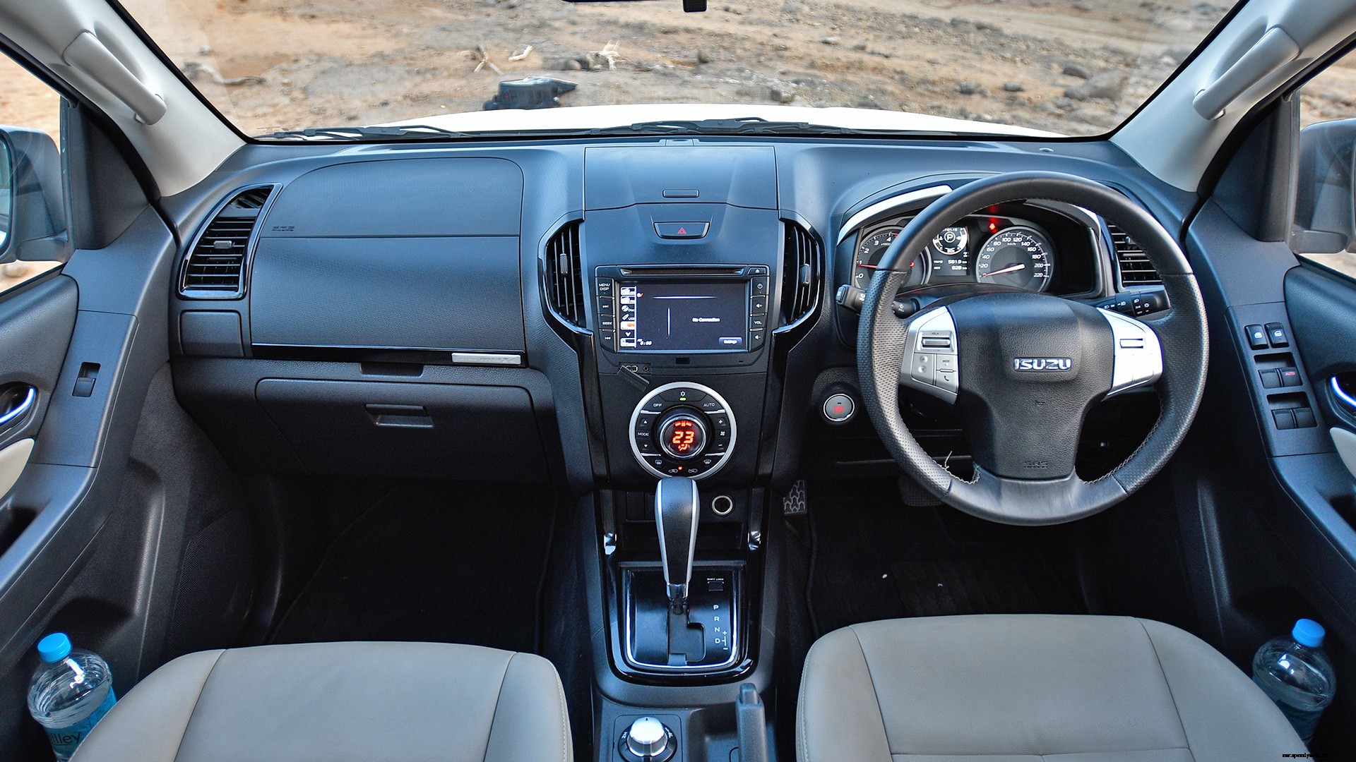 Isuzu MU-X 2017 4x4 Interior