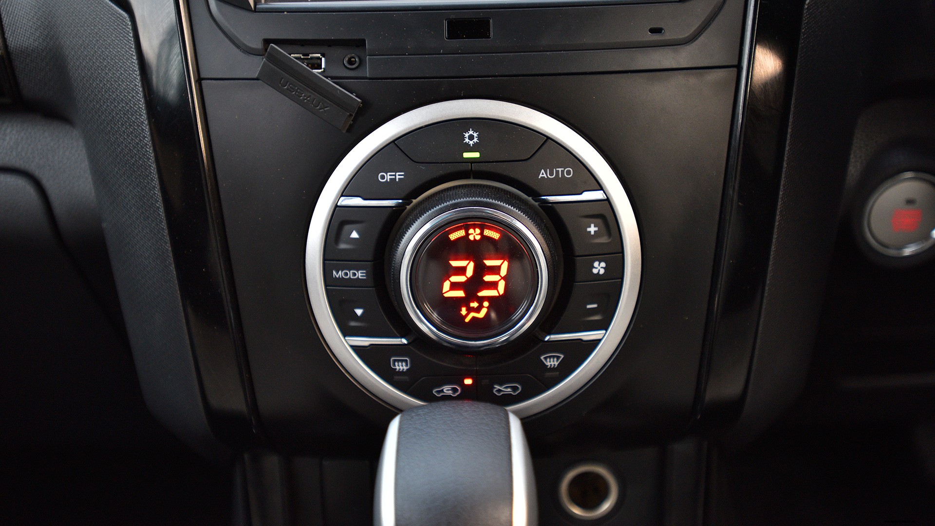 Isuzu MU-X 2017 4x4 Interior