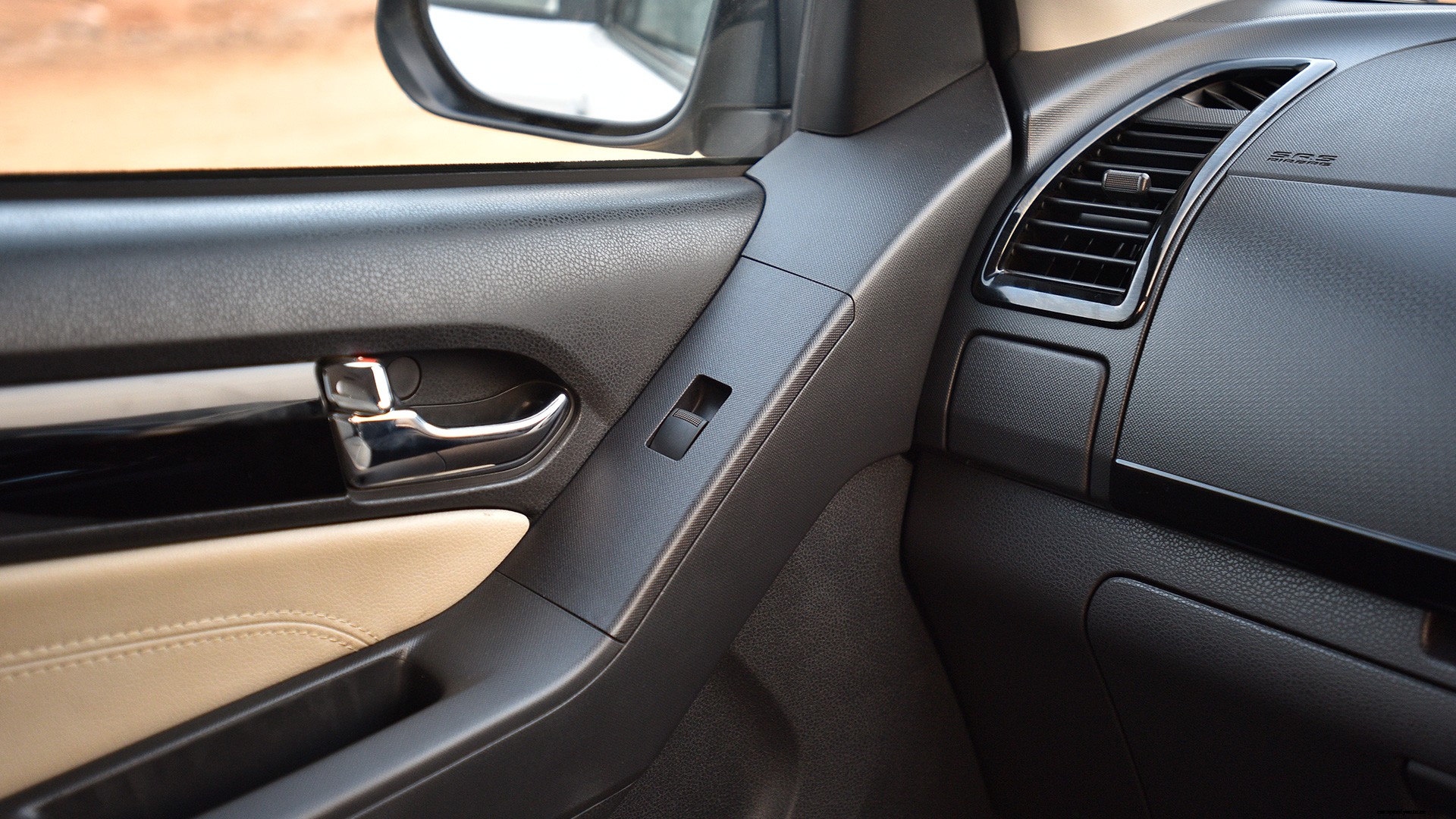 Isuzu MU-X 2017 4x4 Interior