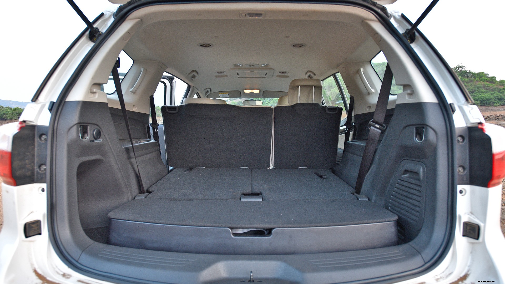 Isuzu MU-X 2017 4x4 Interior