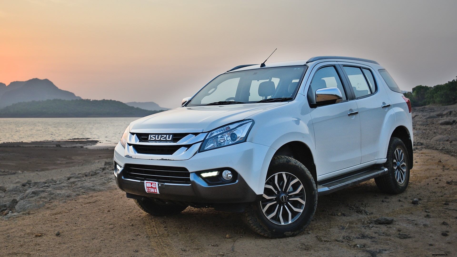 Isuzu MU-X 2017 4x4 Exterior