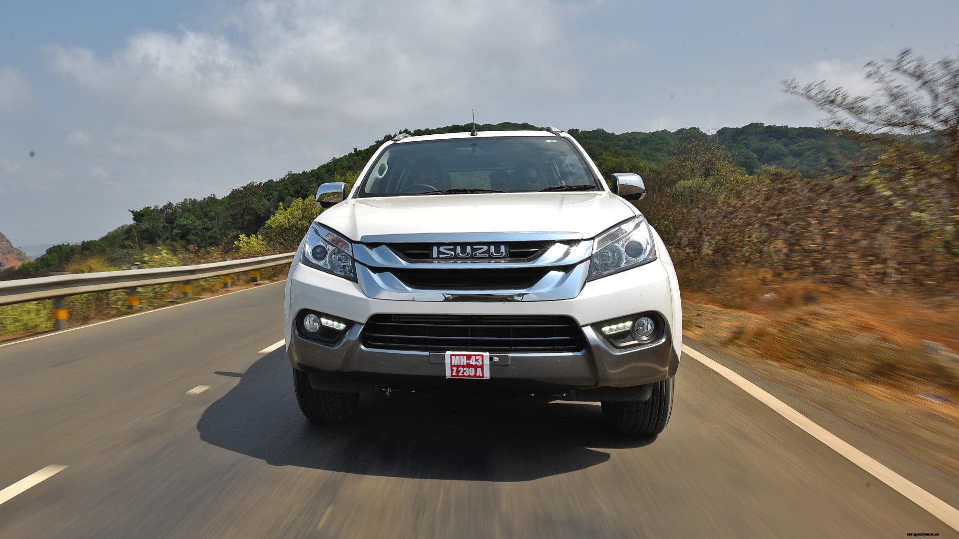 Isuzu MU-X 2017 4x4 Exterior