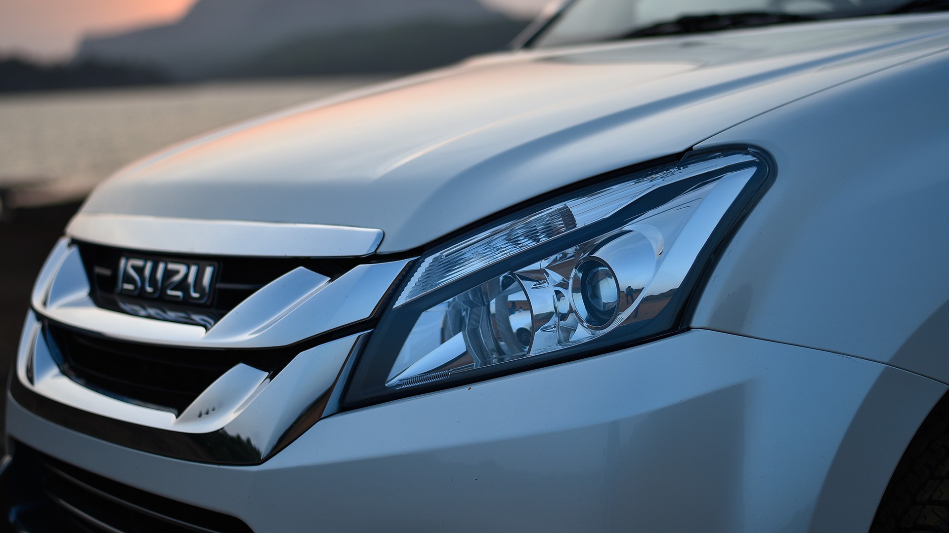 Isuzu MU-X 2017 4x4 Exterior