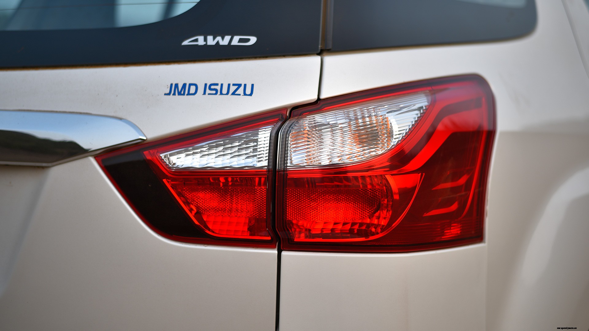 Isuzu MU-X 2017 4x4 Exterior