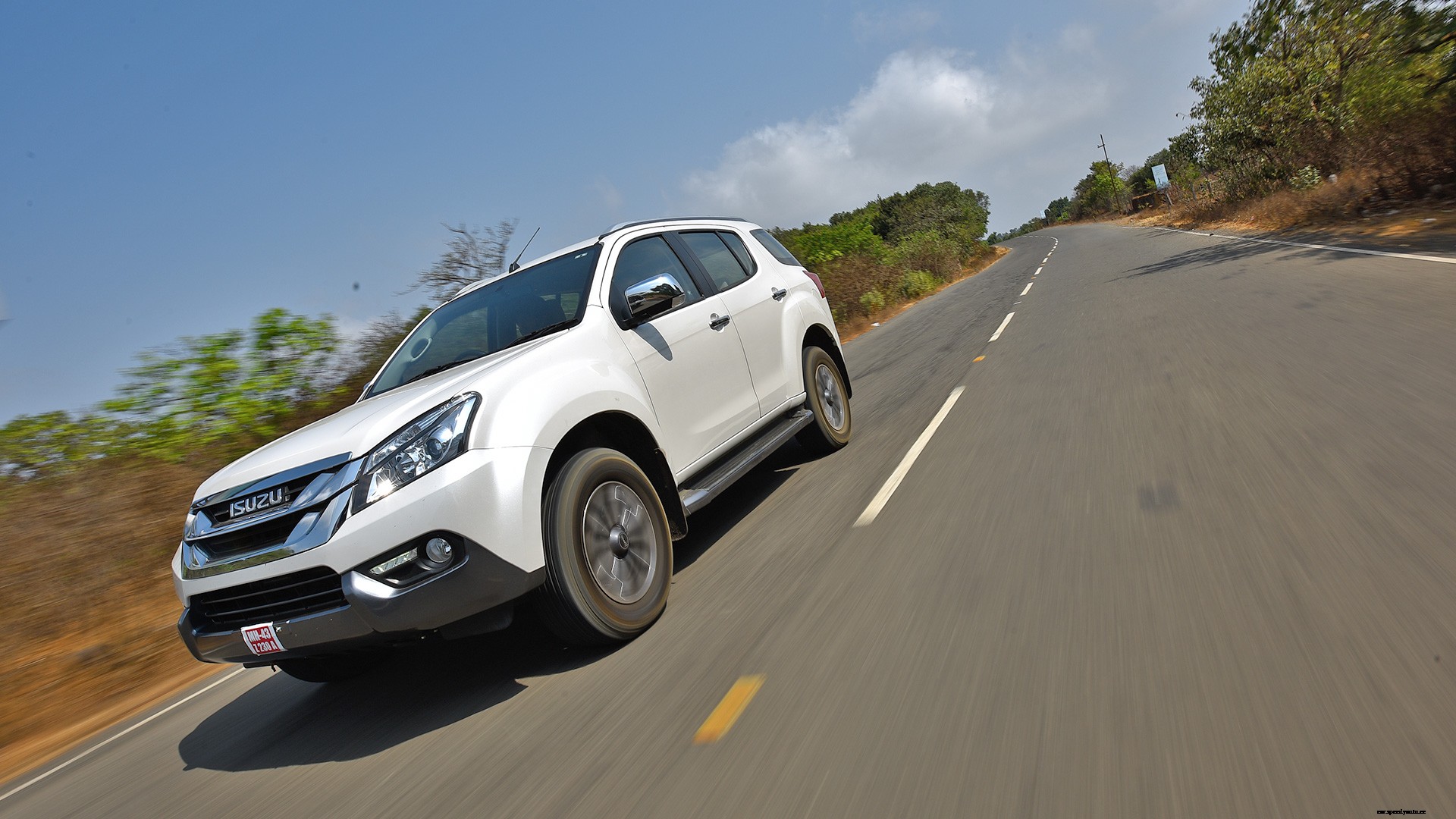 Isuzu MU-X 2017 4x4 Exterior