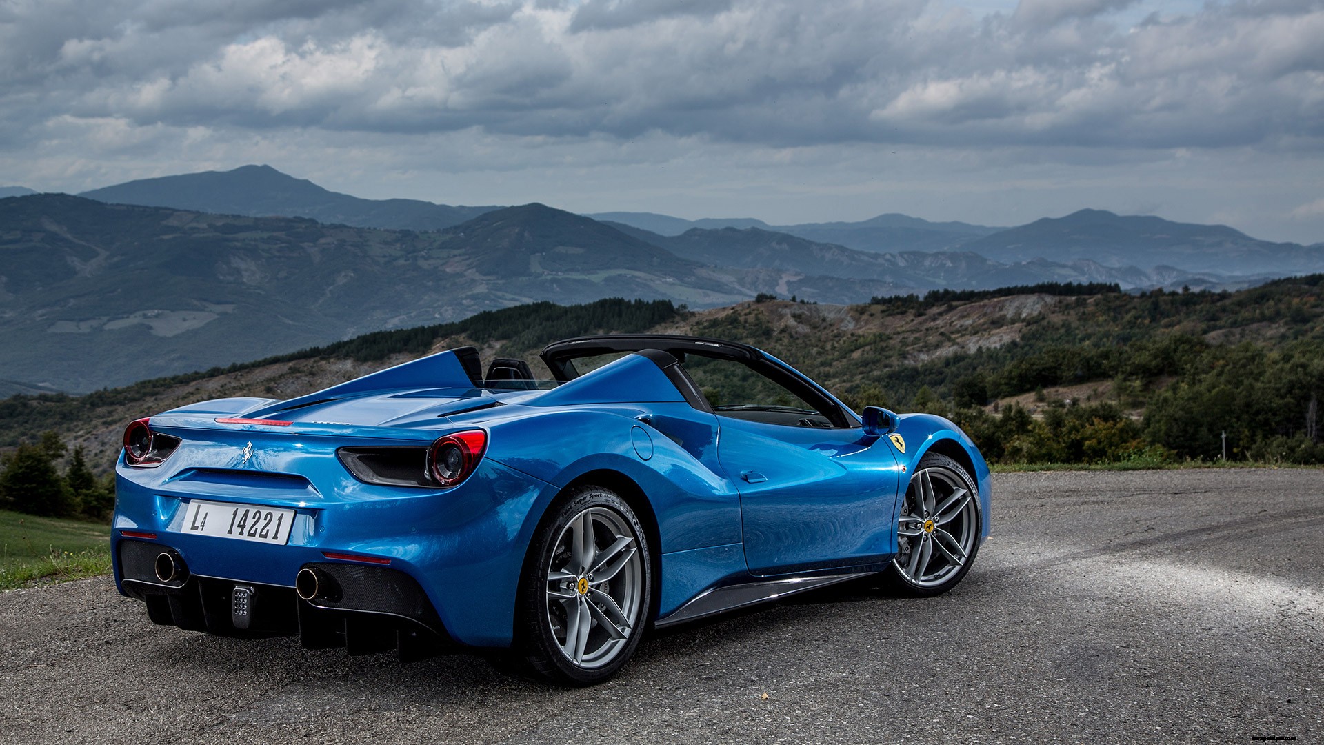 Ferrari 488 2017 Spider Exterior