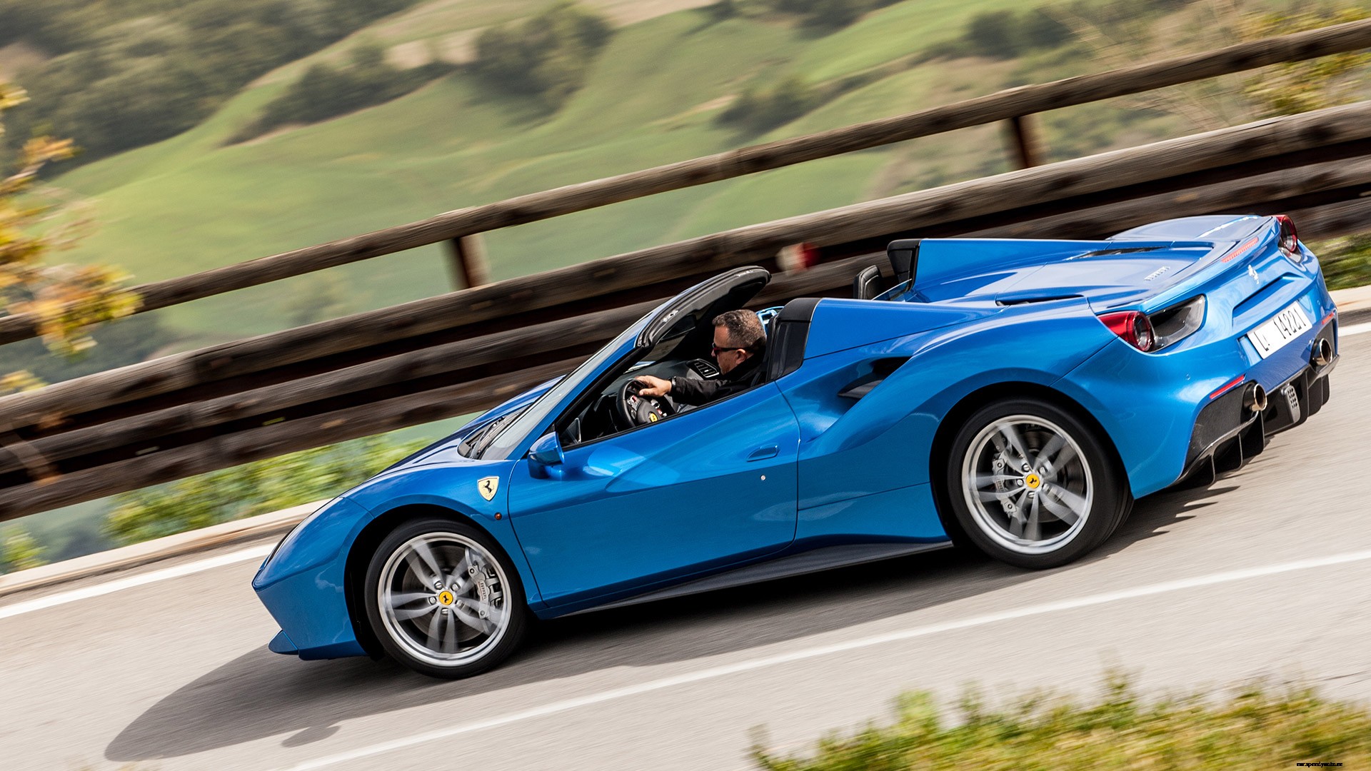 Ferrari 488 2017 Spider Exterior