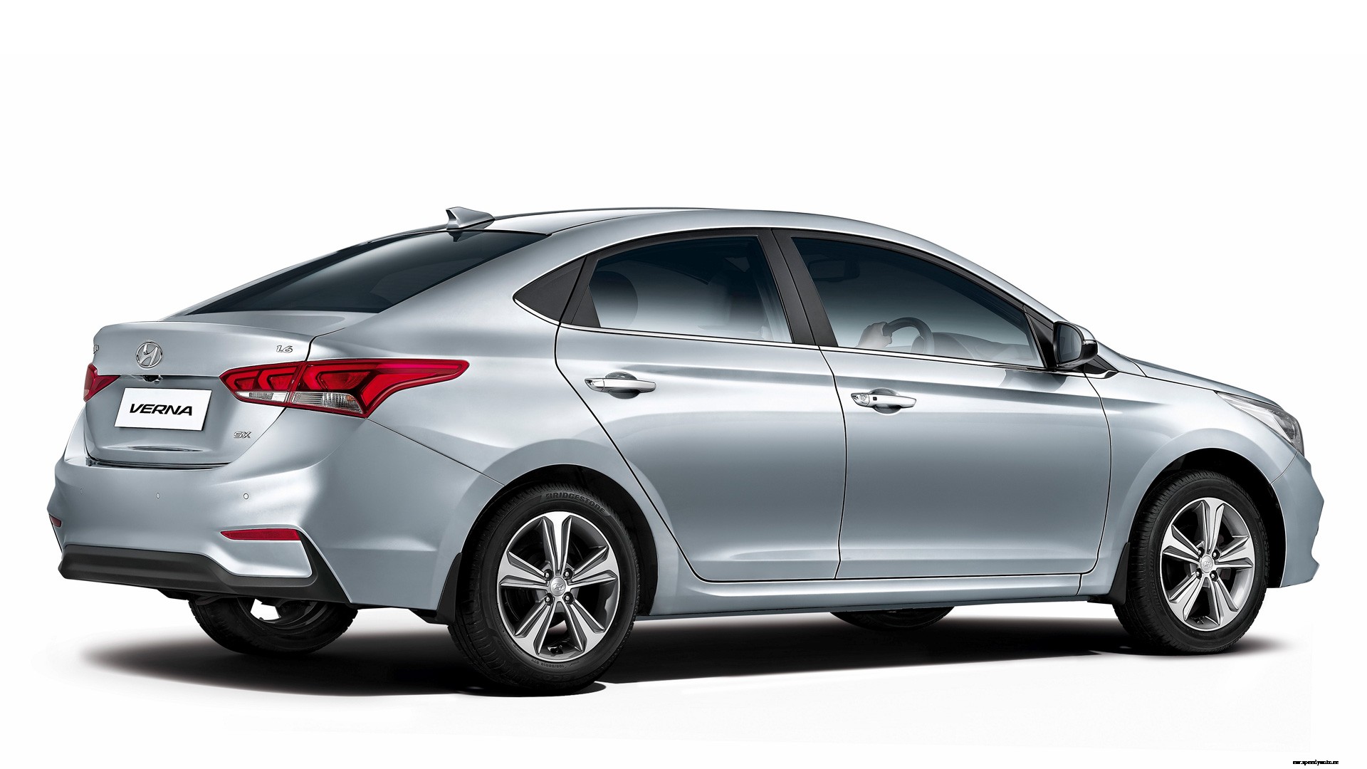 Hyundai 4s Fluidic Verna 2017 1.6 petrol Std Exterior