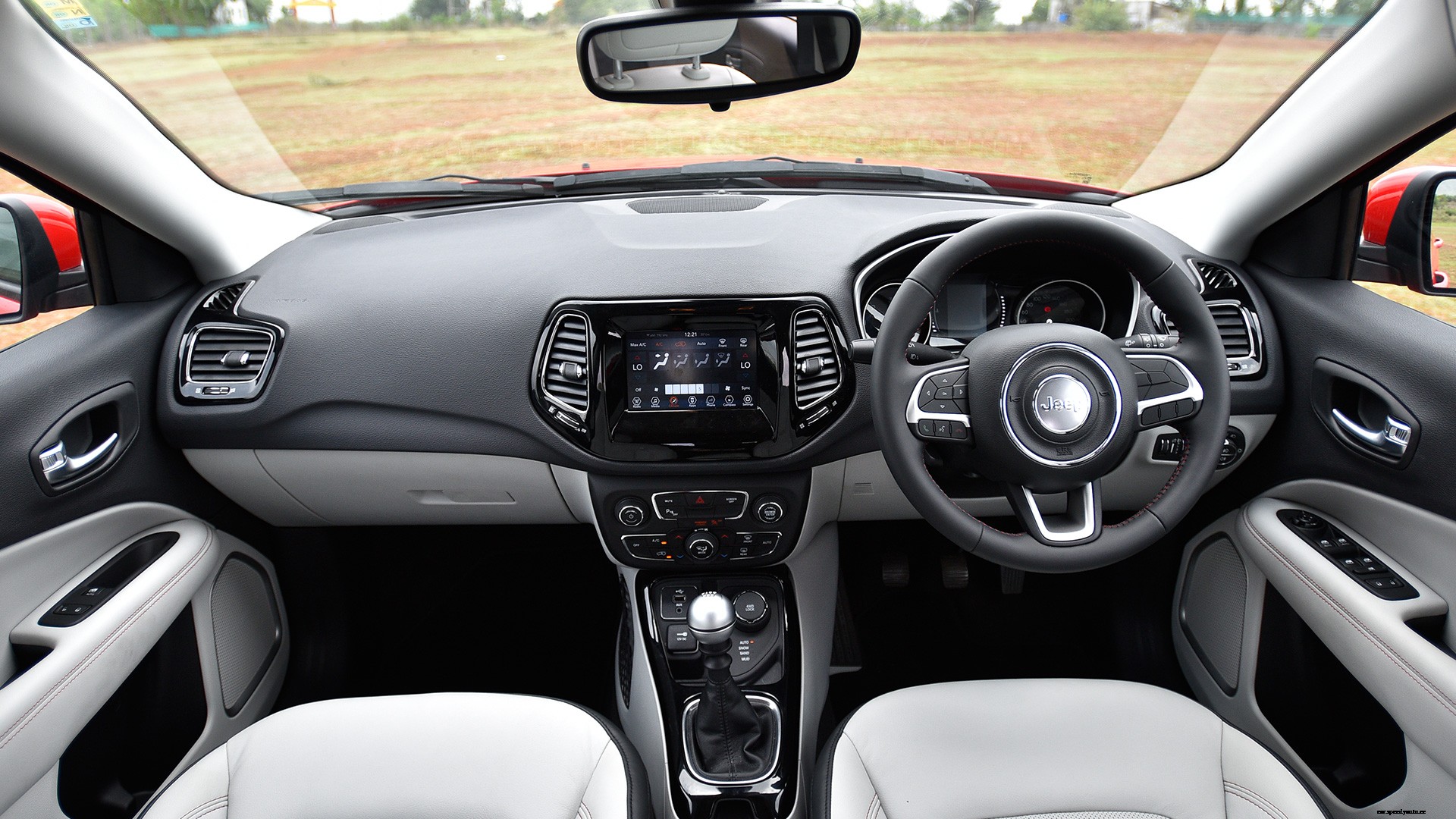 Jeep Compass 2017 Limited Diesel 4x4 Interior