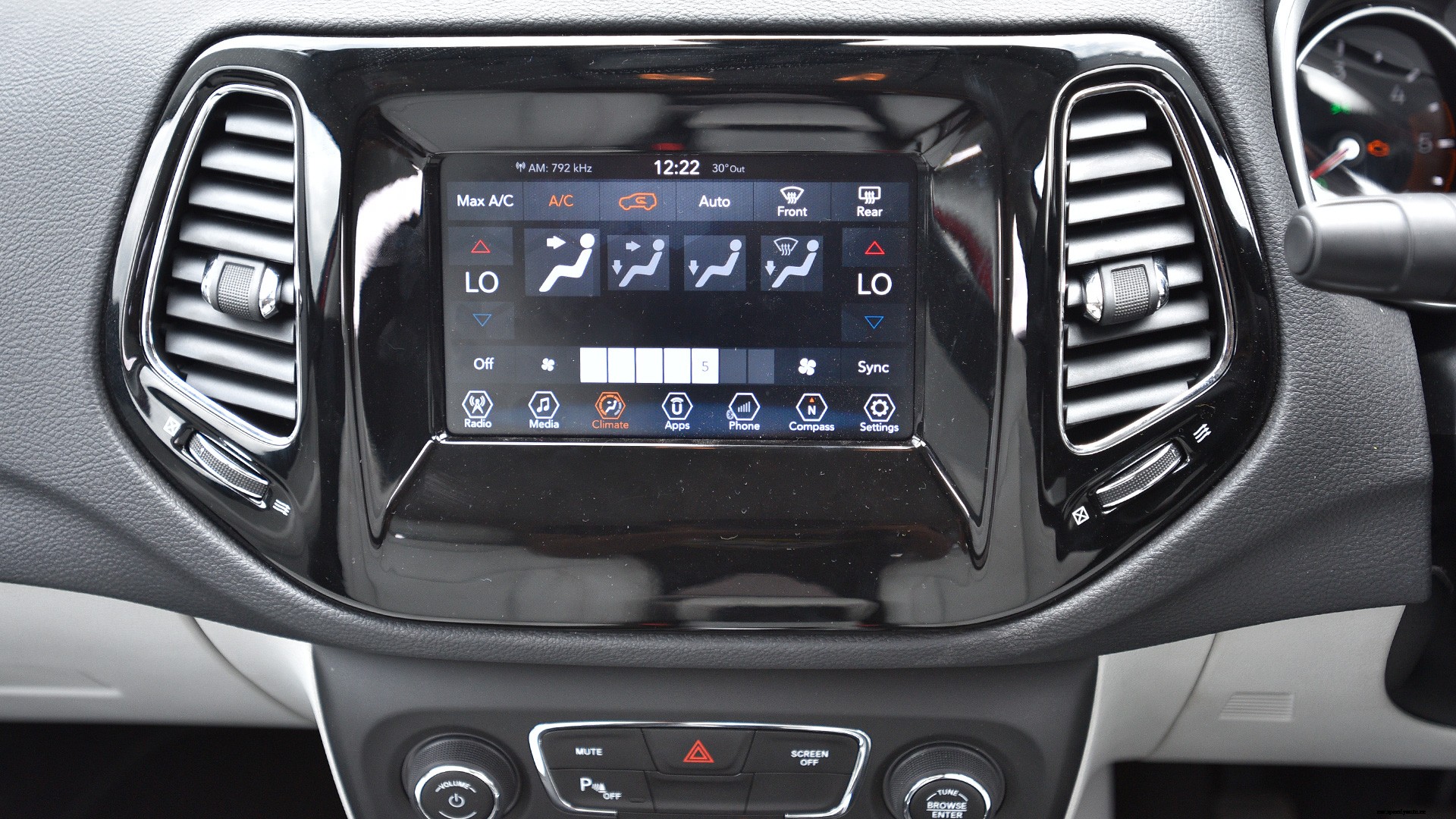 Jeep Compass 2017 Limited Diesel 4x4 Interior