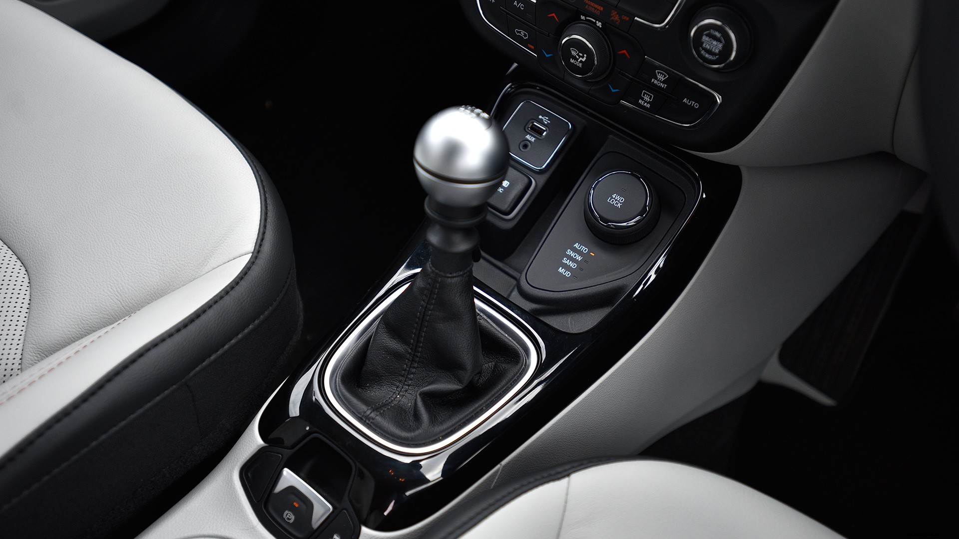 Jeep Compass 2017 Limited Diesel 4x4 Interior