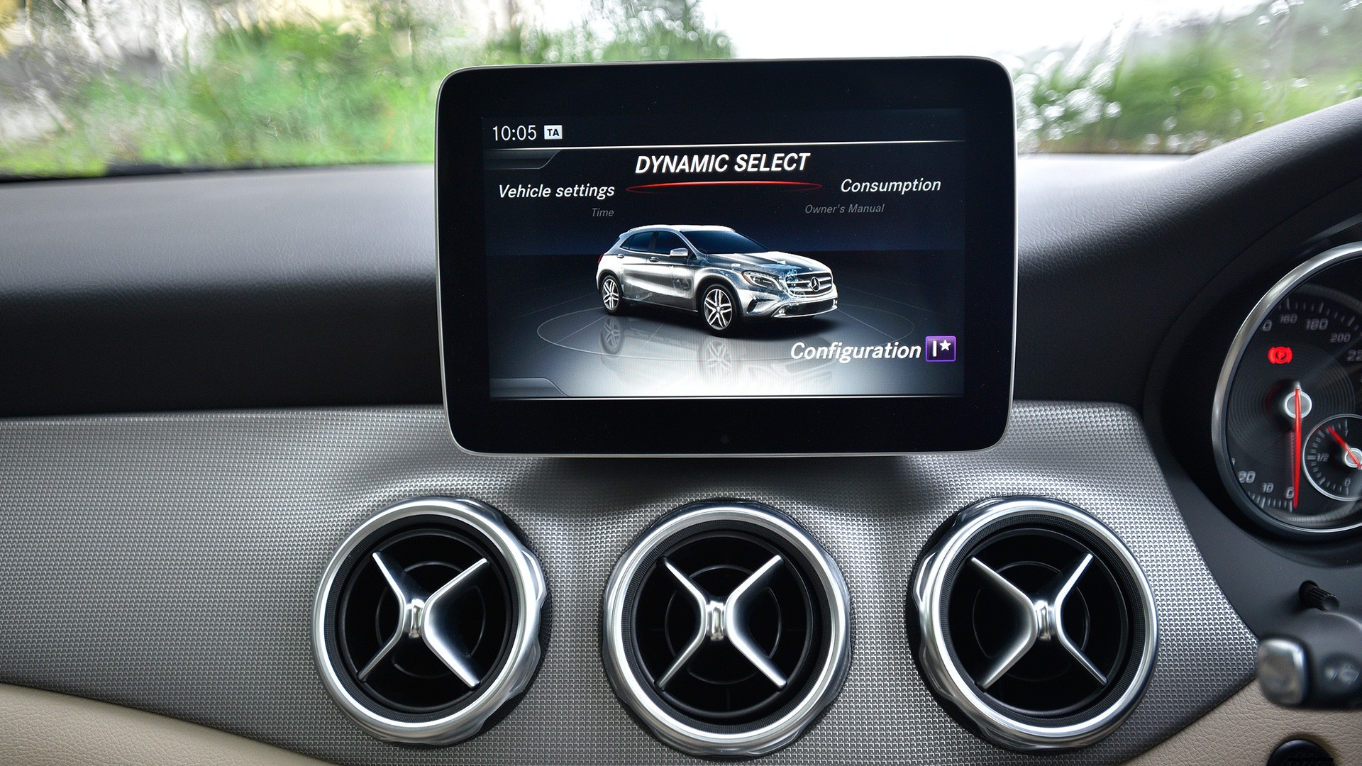 Mercedes Benz GLA 2017 220d 4Matic Interior