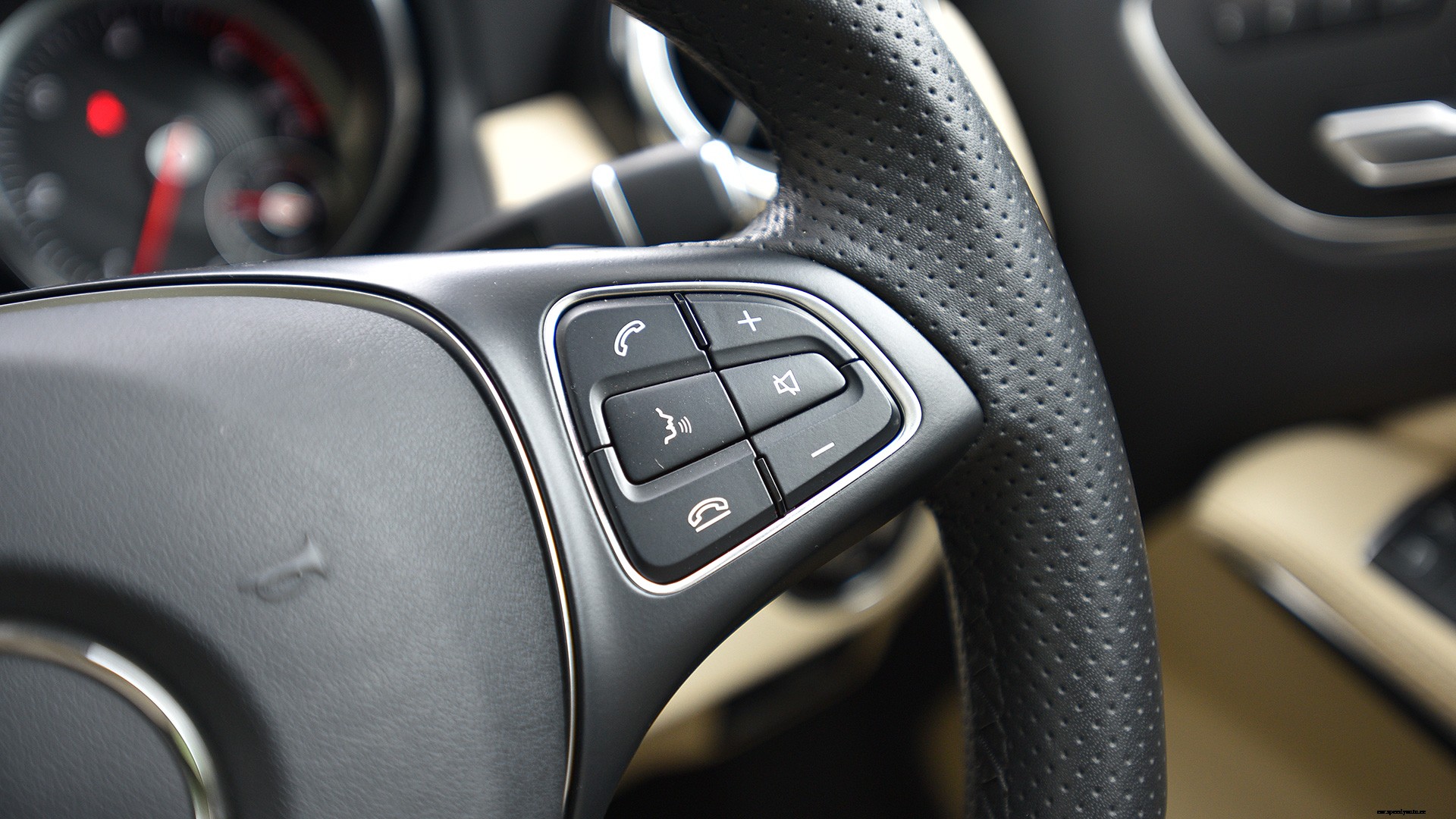 Mercedes Benz GLA 2017 220d 4Matic Interior