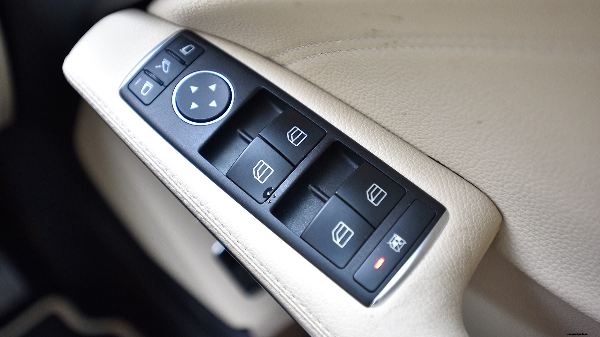 Mercedes Benz GLA 2017 220d 4Matic Interior