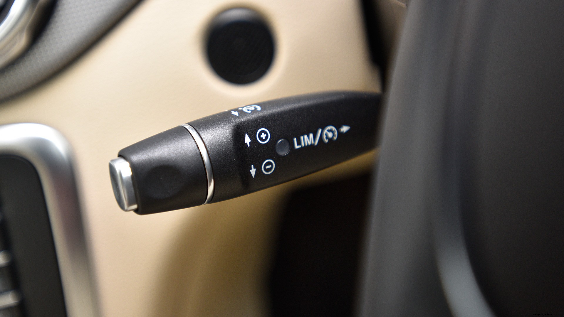 Mercedes Benz GLA 2017 220d 4Matic Interior