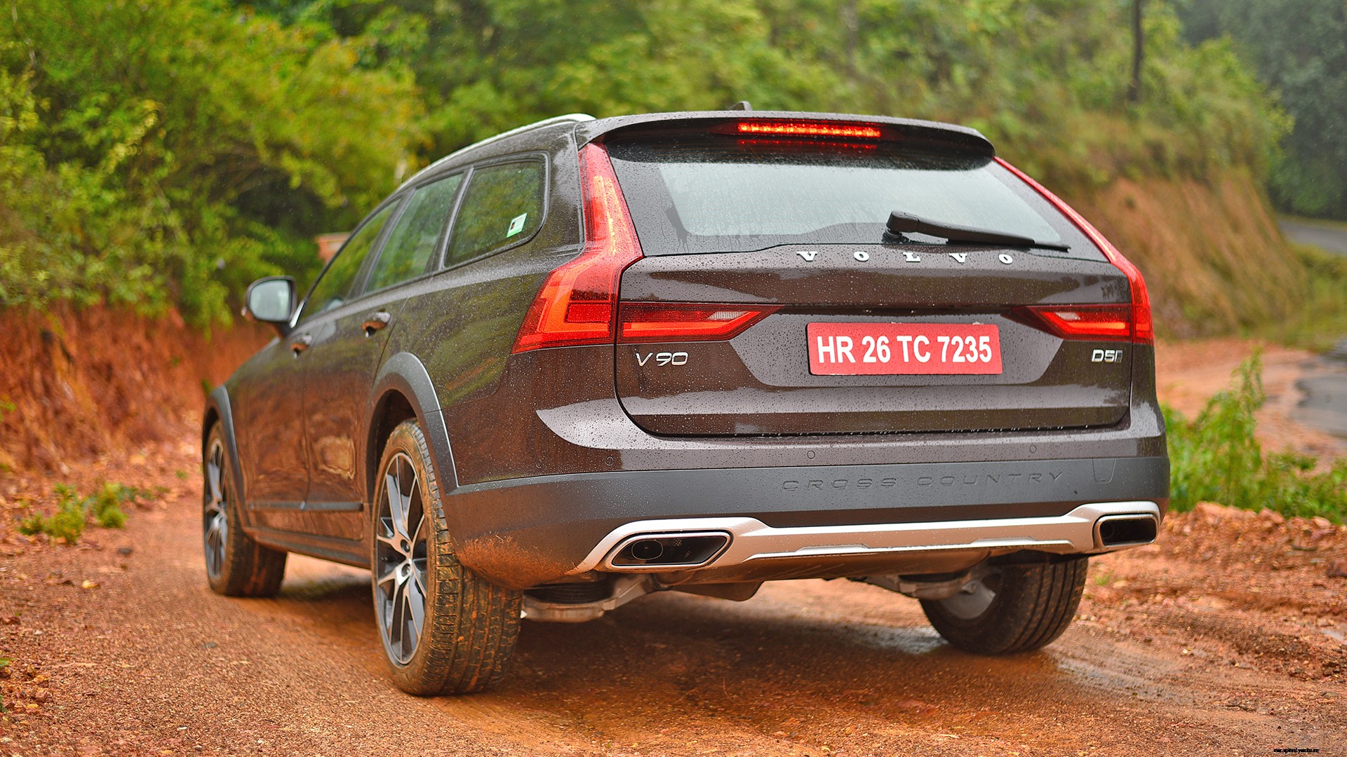 Volvo V90 Cross Country 2017 Diesel Std Exterior