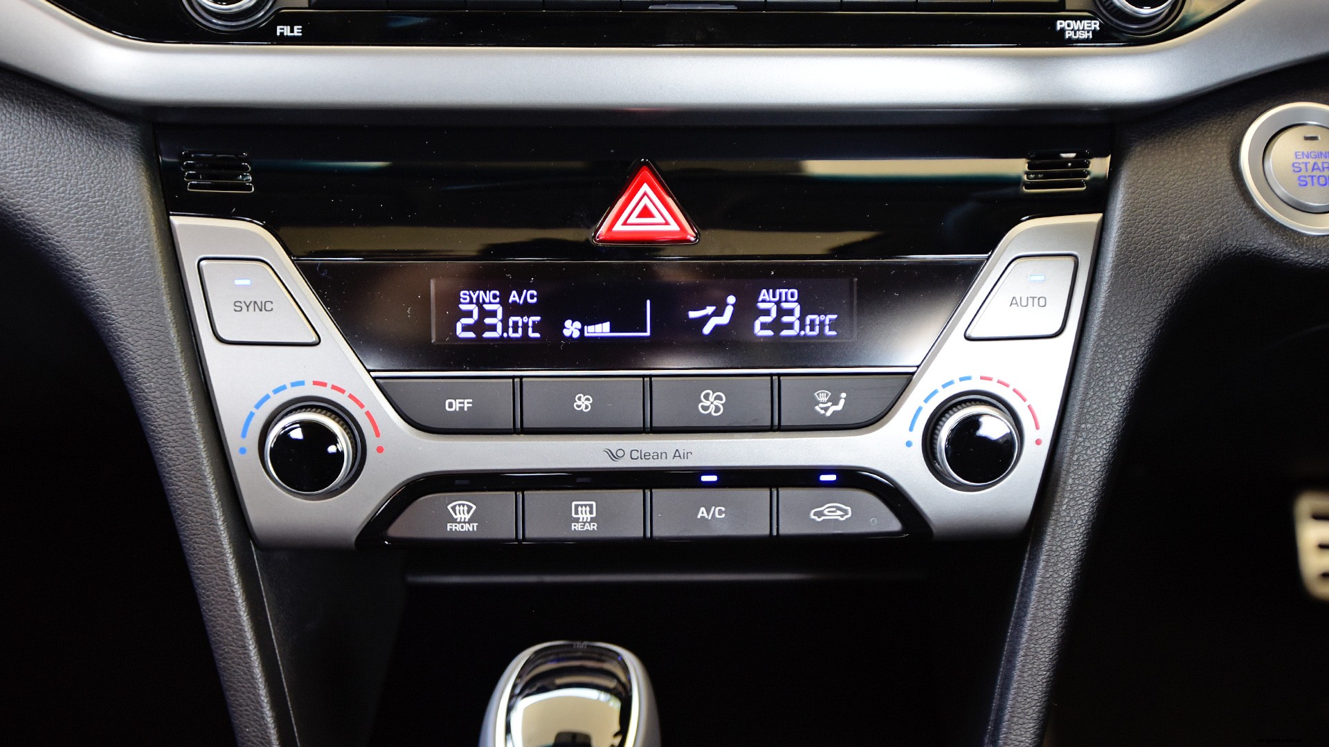 hyundai-elantra-2016-2.0 Petrol SX (O)AT Interior