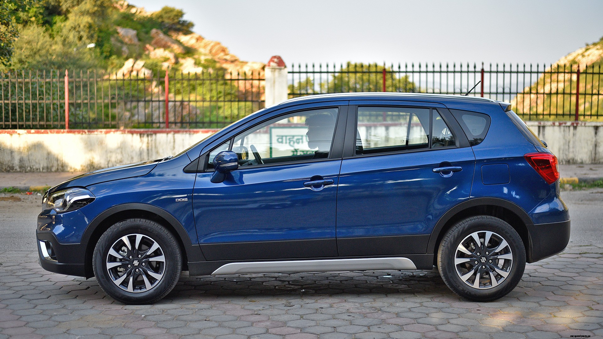 Maruti Suzuki Scross 2017 Diesel Std 320 Exterior