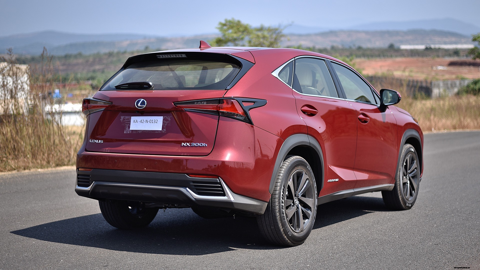 Lexus NX300h 2018 STD Exterior
