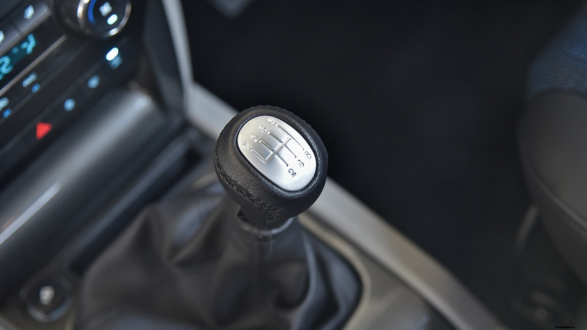 Mahindra Scorpio 2018 S5 Interior