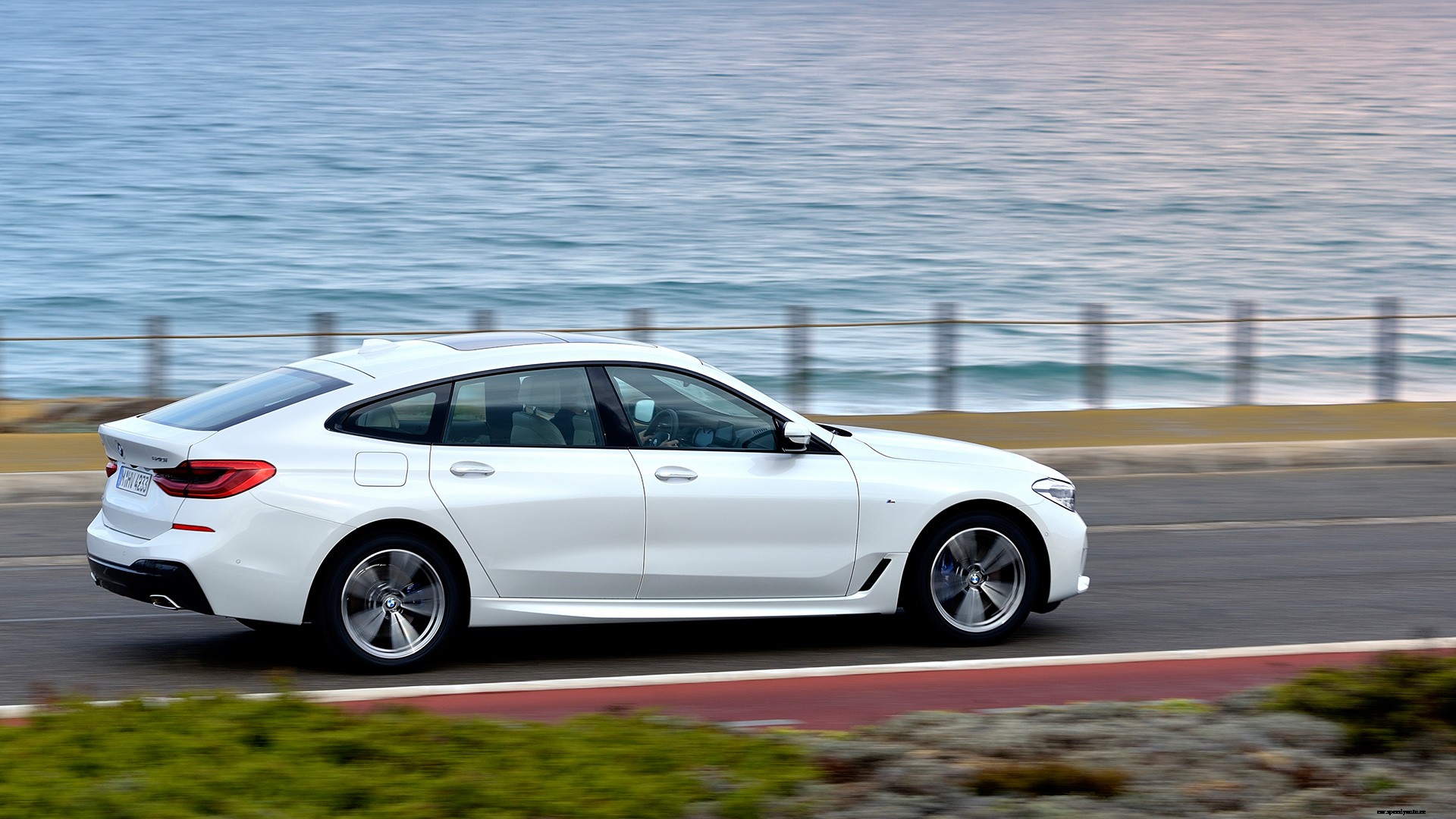 BMW 6 Series 2018 640i GT Exterior