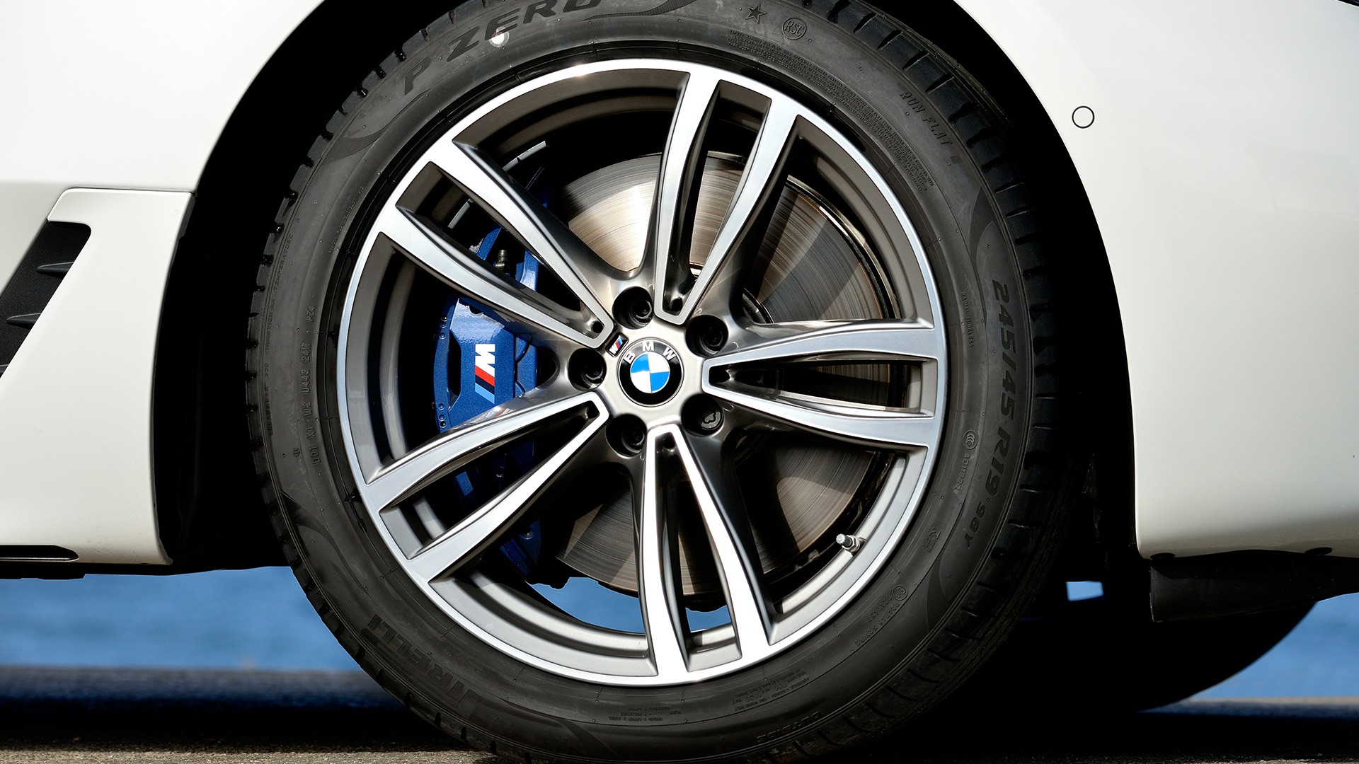 BMW 6 Series 2018 640i GT Exterior