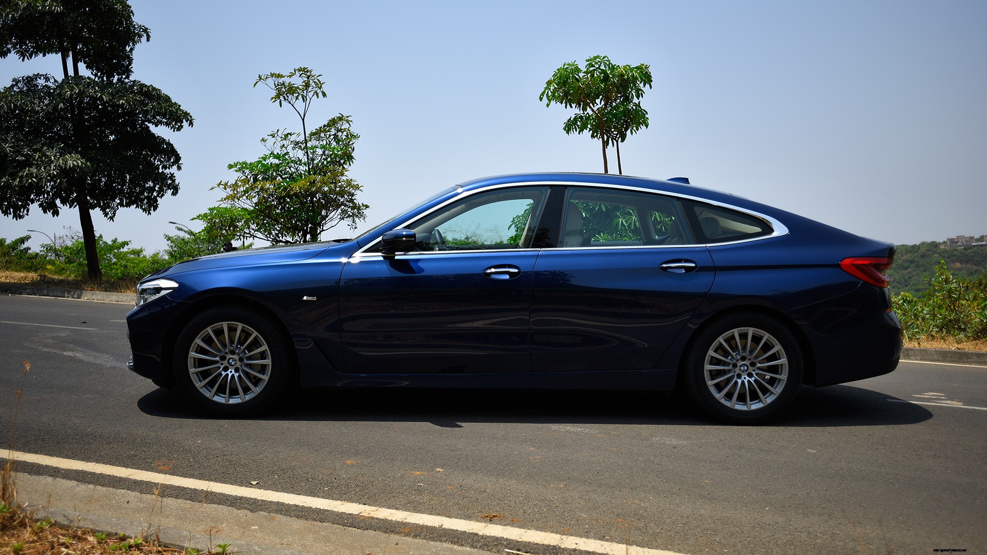 BMW 6 Series 2018 640i GT Exterior