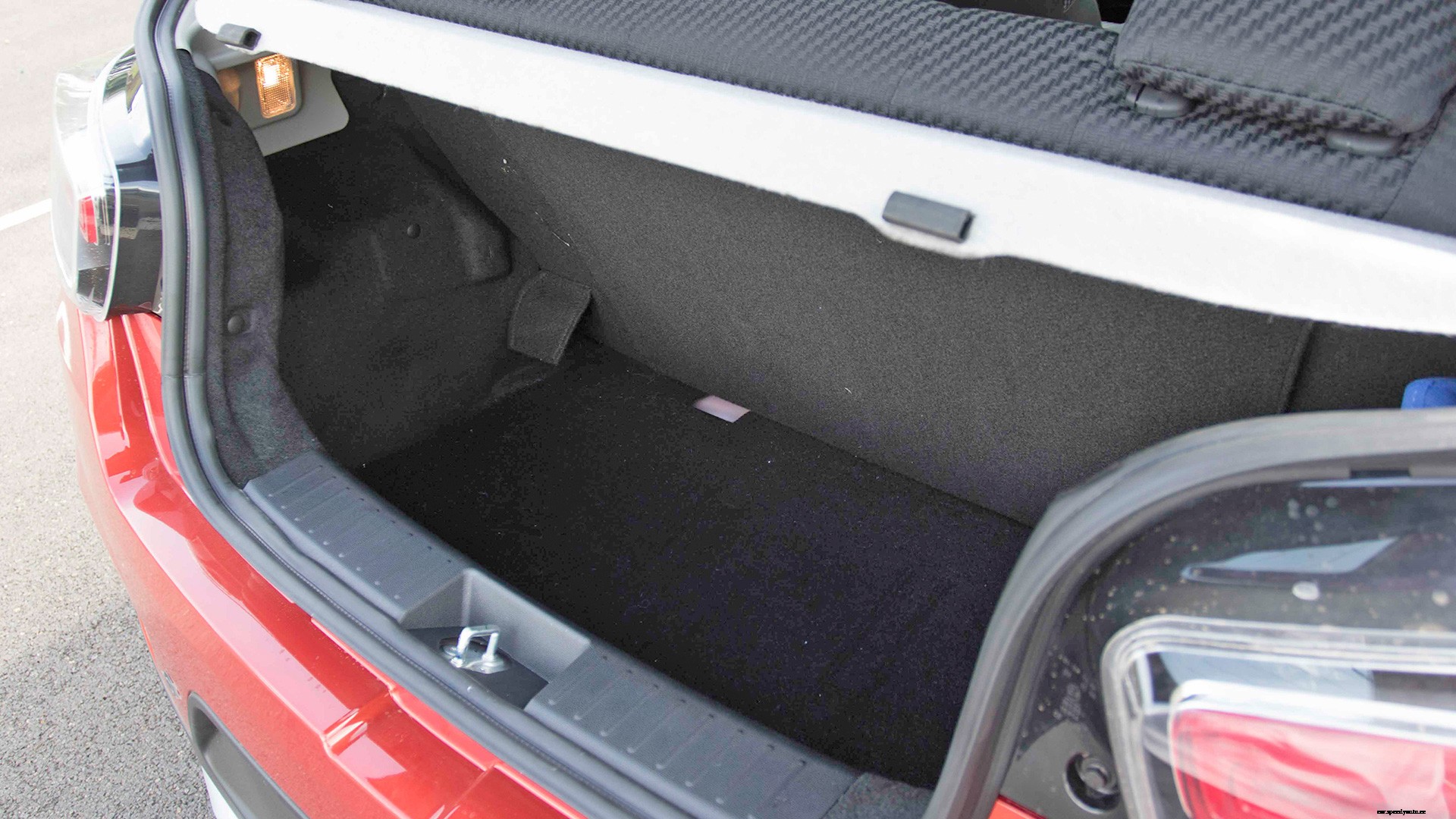 Mahindra KUV 100 NXT 2017 K8 Petrol 6 Str Interior