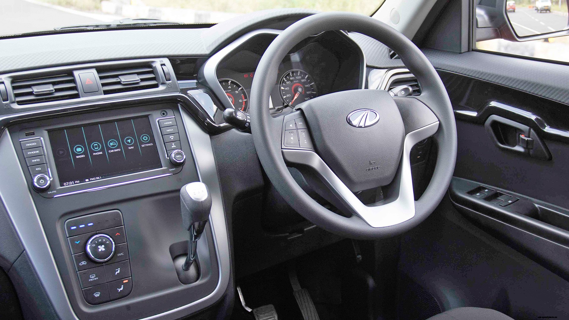 Mahindra KUV 100 NXT 2017 K8 Petrol 6 Str Interior