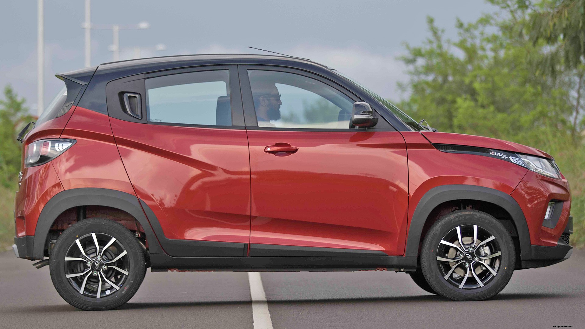 Mahindra KUV 100 NXT 2017 K8 Petrol 6 Str Exterior