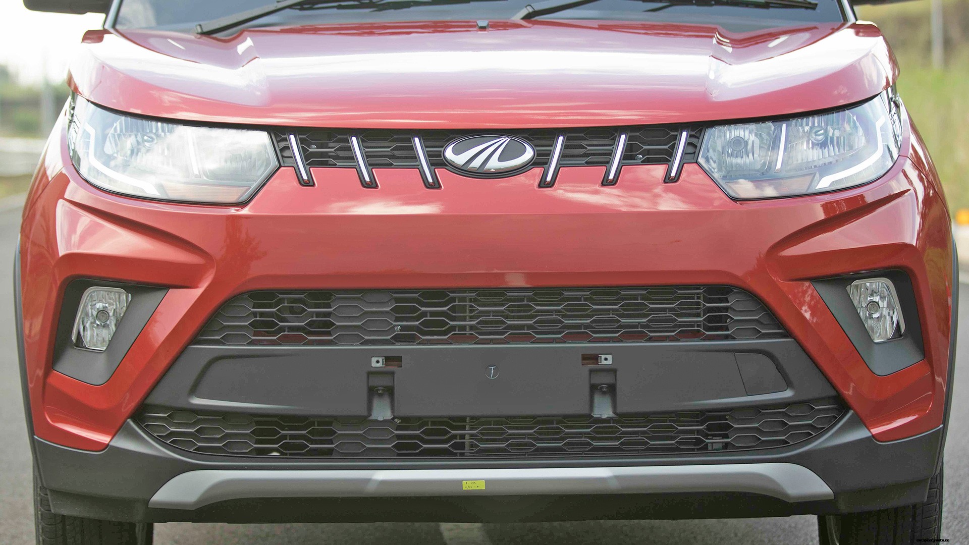 Mahindra KUV 100 NXT 2017 K8 Petrol 6 Str Exterior