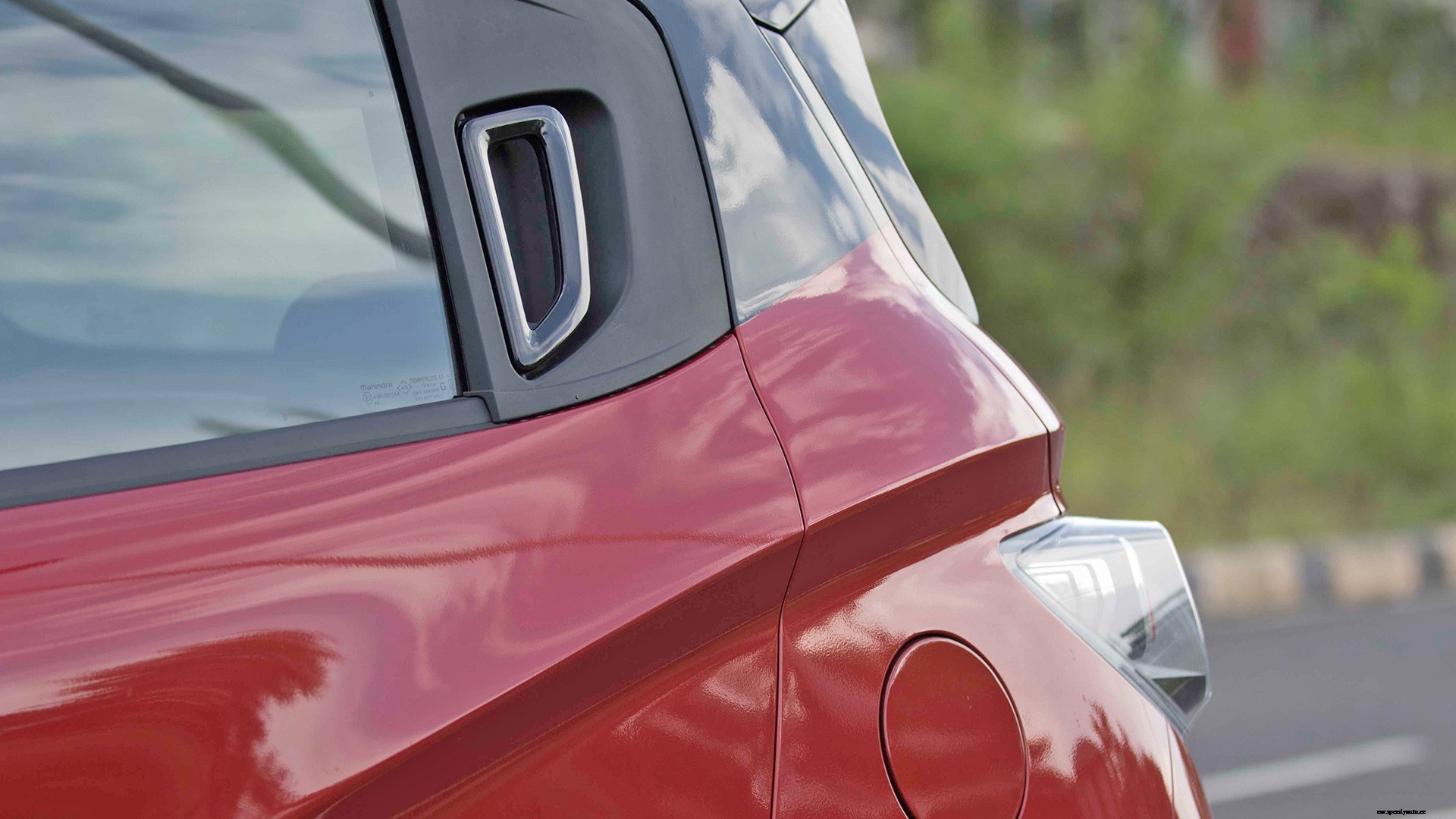 Mahindra KUV 100 NXT 2017 K8 Petrol 6 Str Exterior