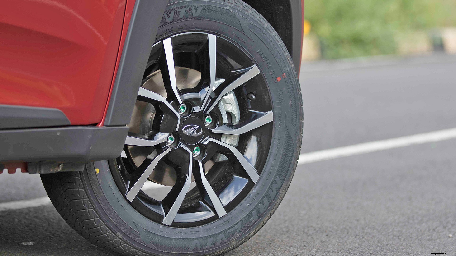 Mahindra KUV 100 NXT 2017 K8 Petrol 6 Str Exterior