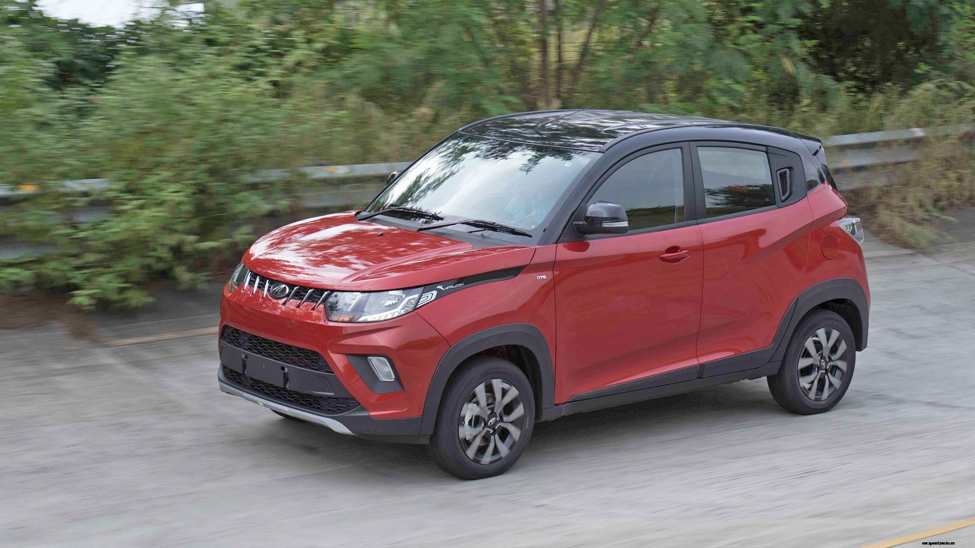 Mahindra KUV 100 NXT 2017 K8 Petrol 6 Str Exterior