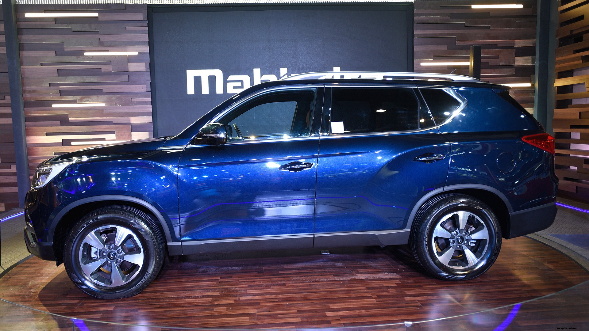 Mahindra Rexton G4 2018 STD  Exterior