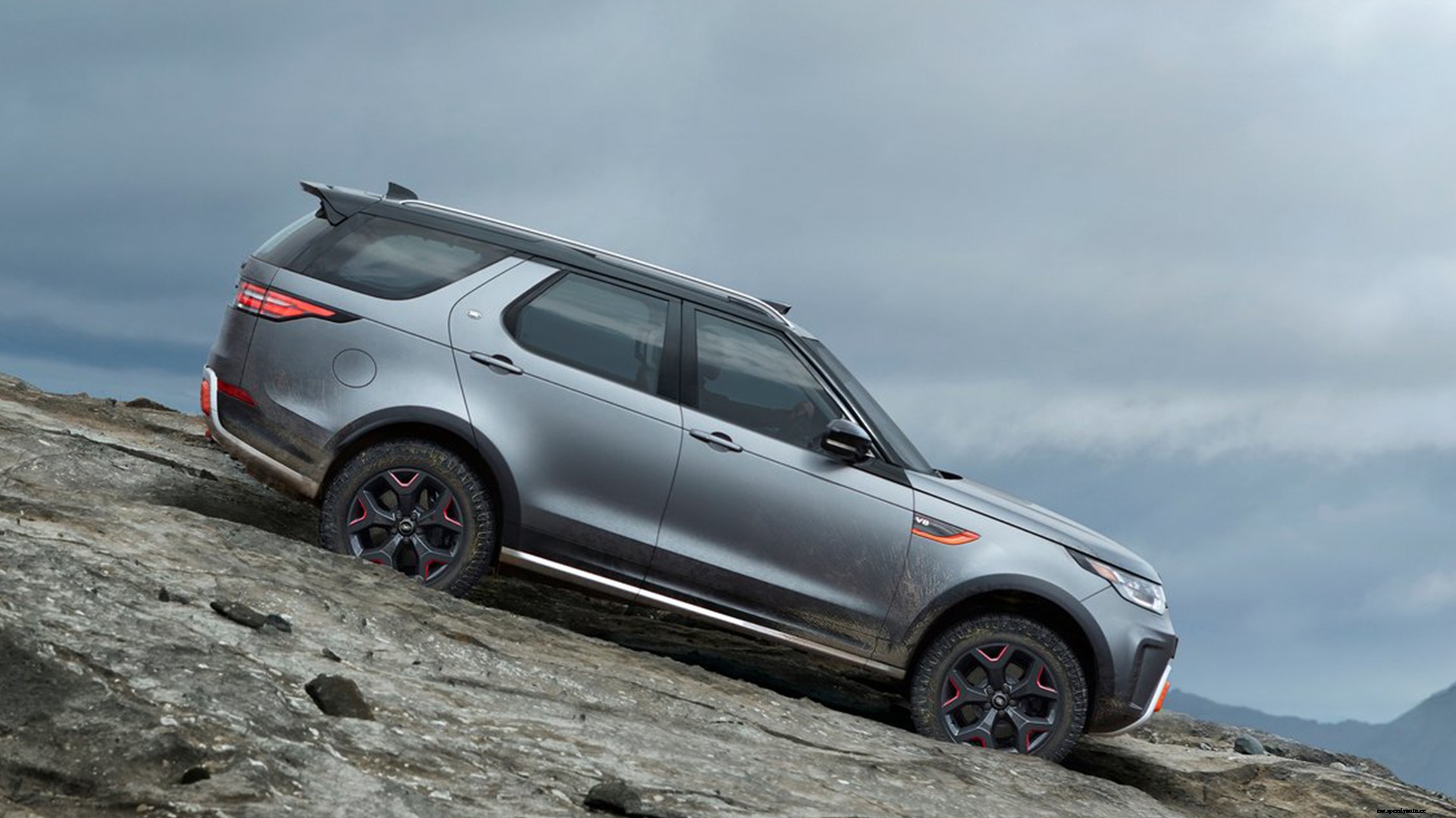 Land Rover Discovery 2018 SVX Exterior