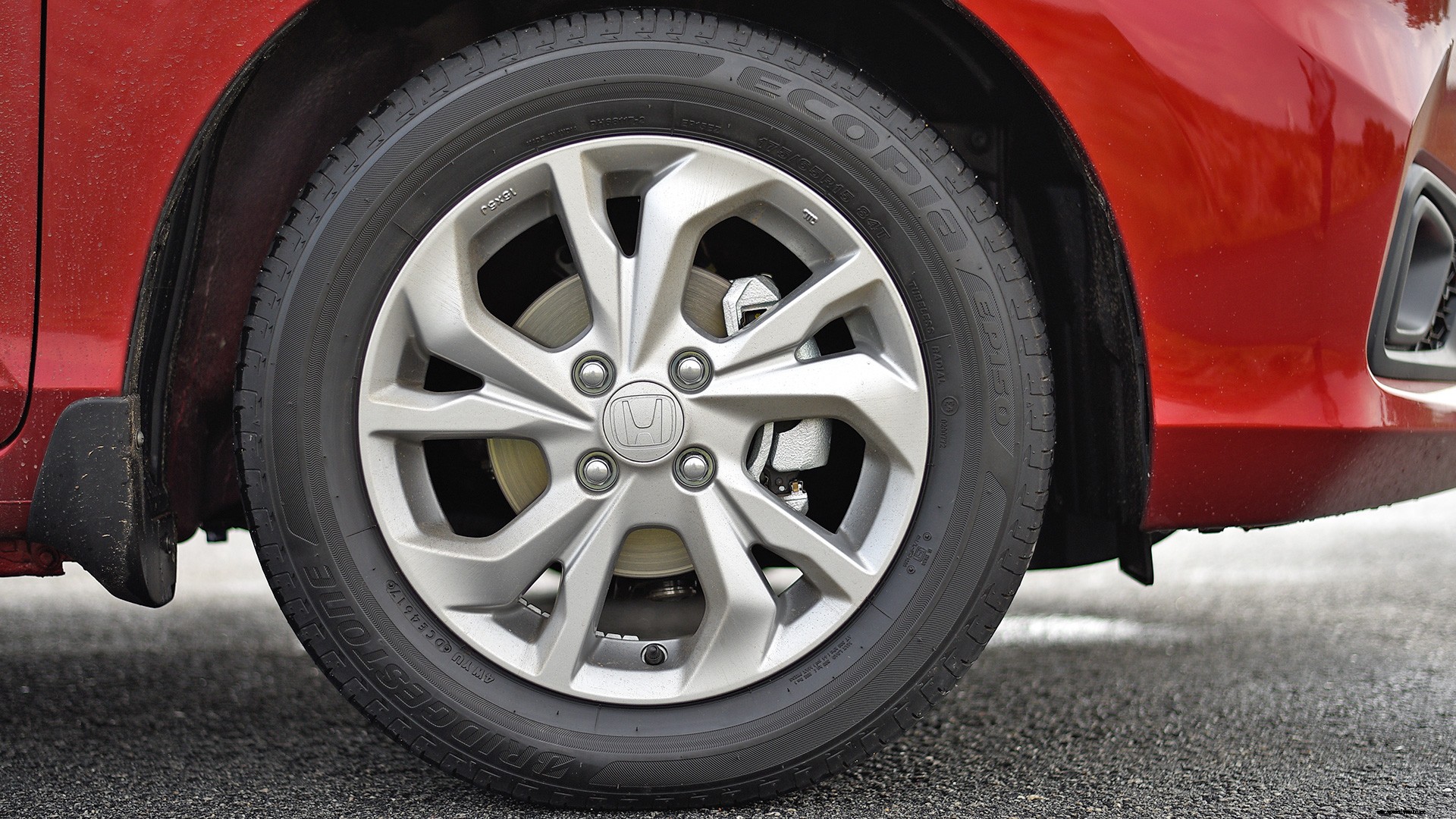 Honda Amaze 2018 V CVT Exterior