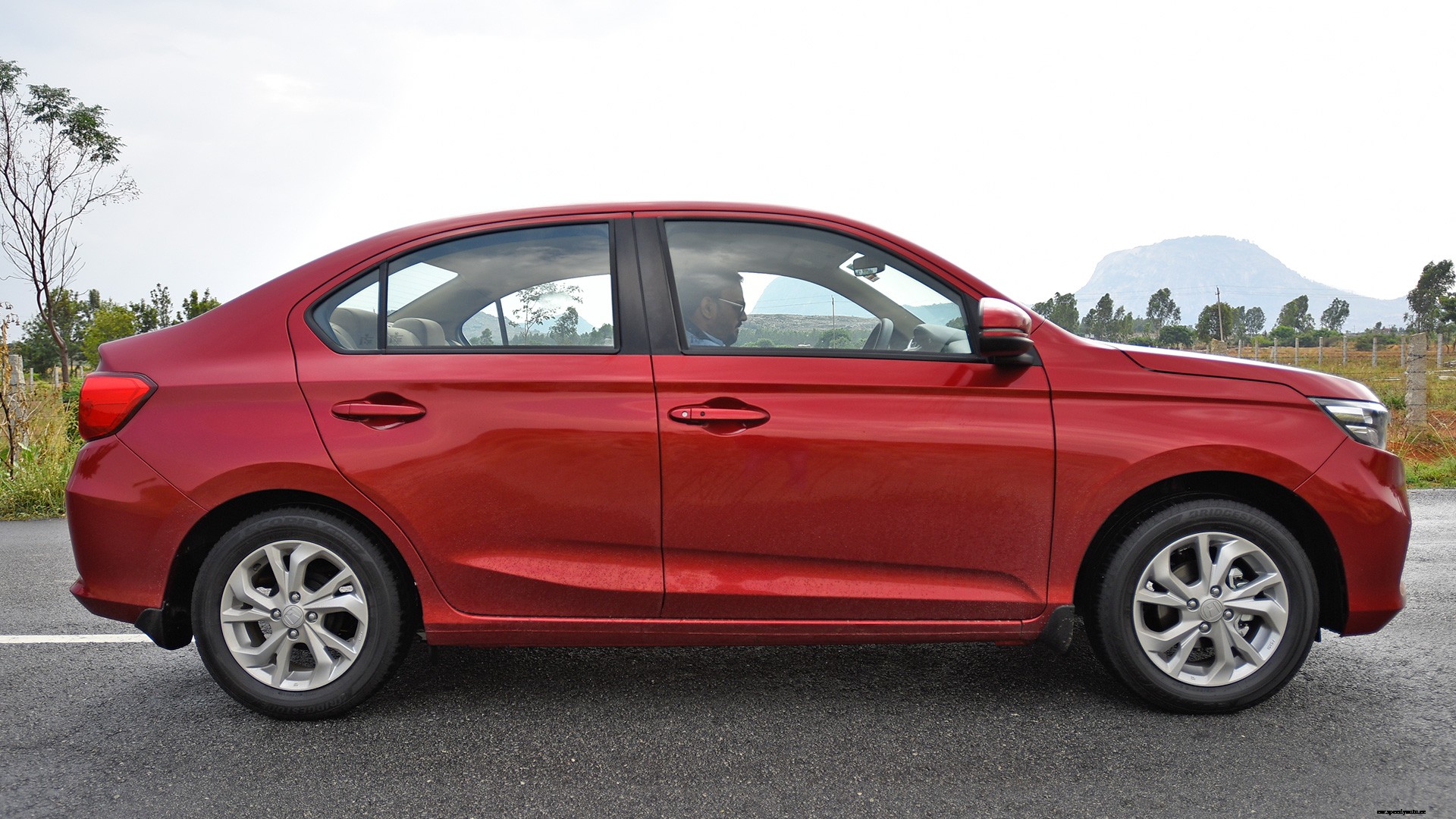 Honda Amaze 2018 V CVT Exterior