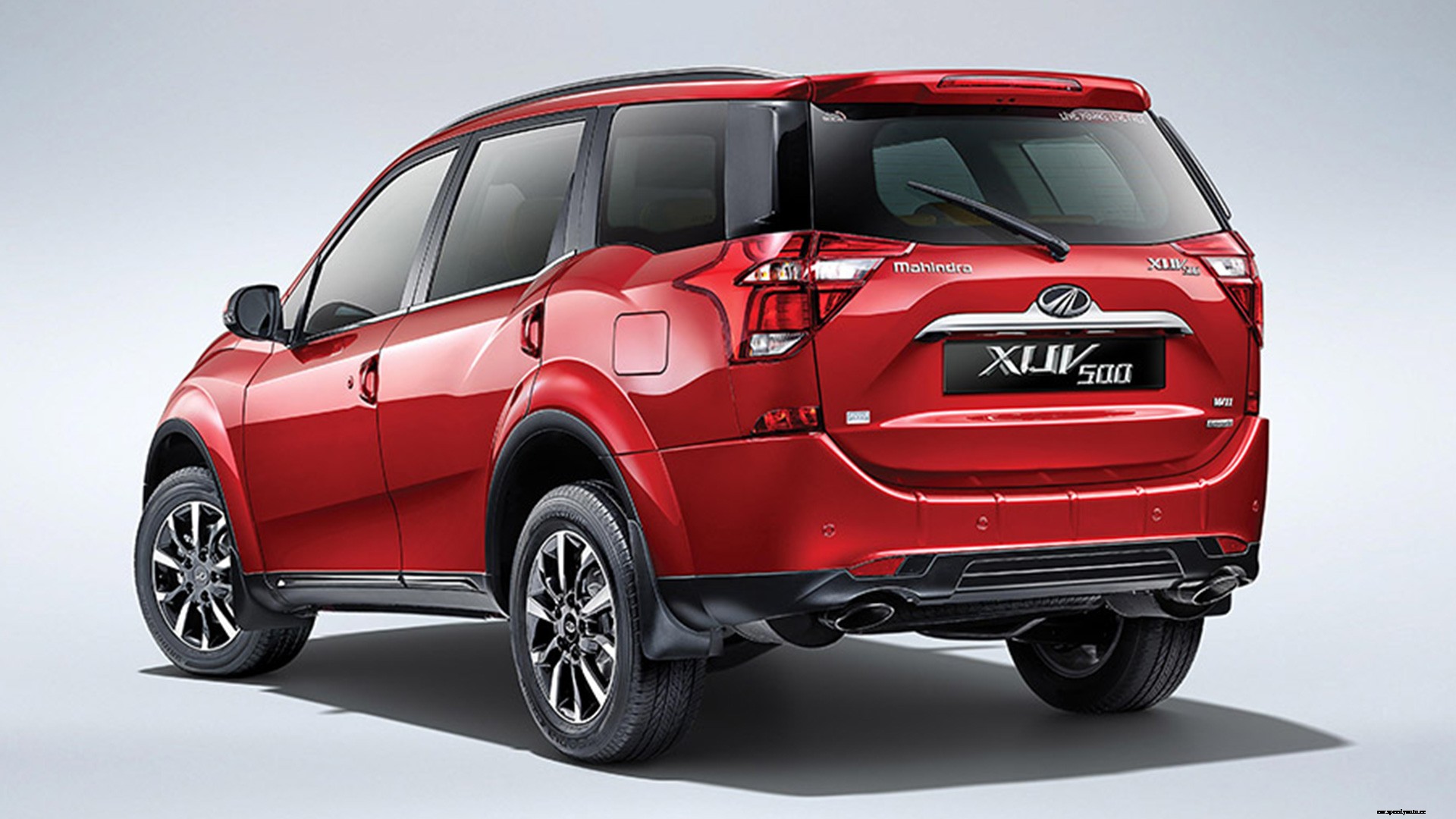 Mahindra XUV 500 2018 W9 AT Exterior