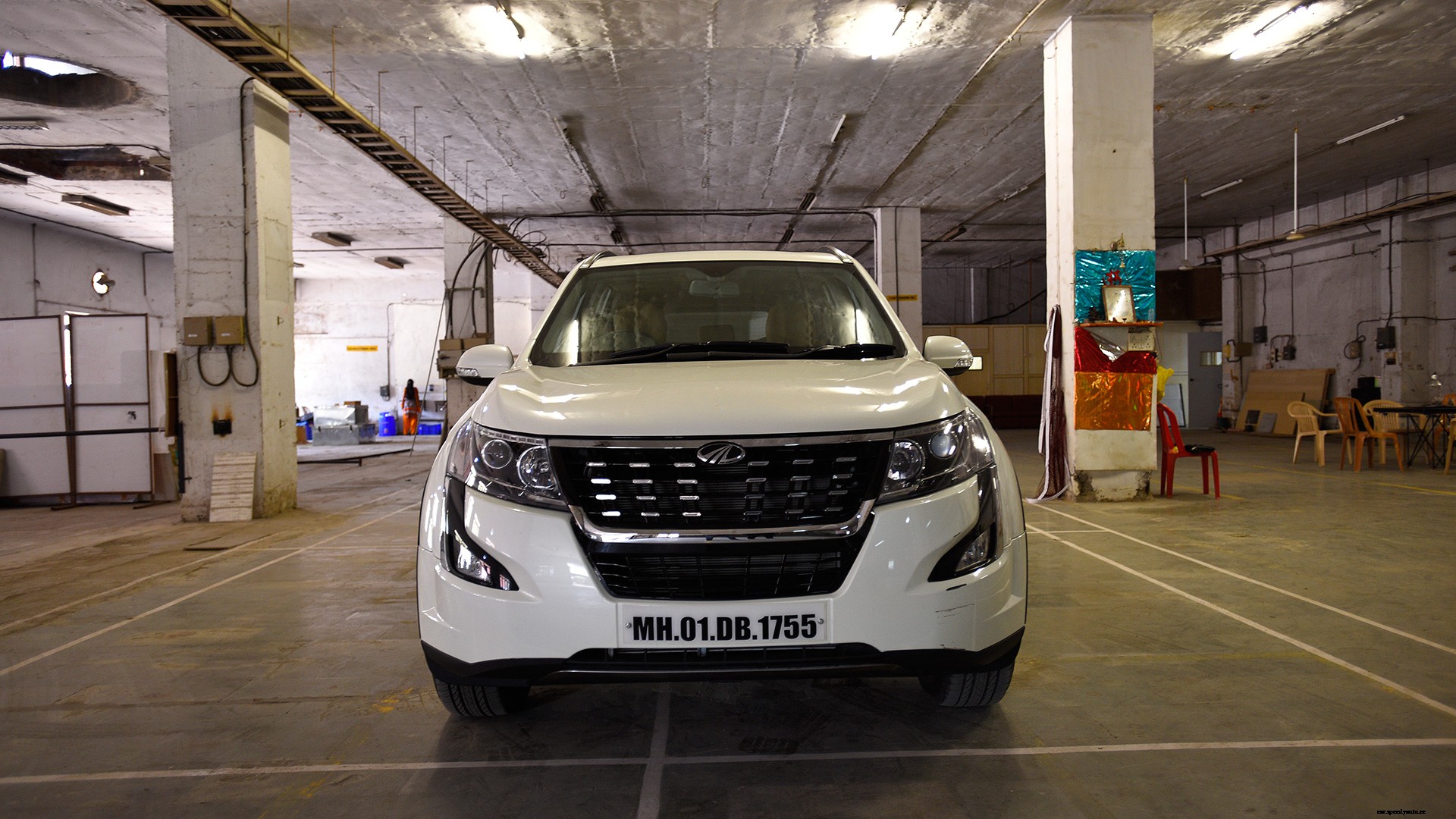 Mahindra XUV 500 2018 W9 AT Exterior