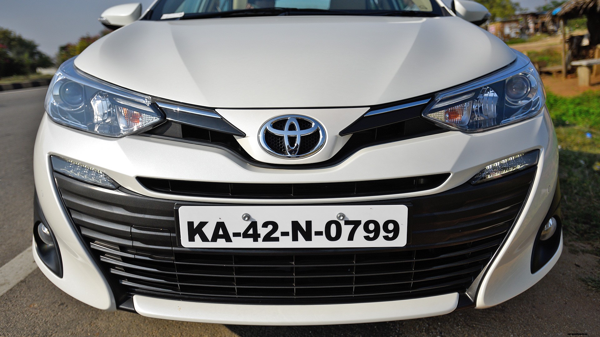 Toyota Yaris 2018 VX CVT Exterior