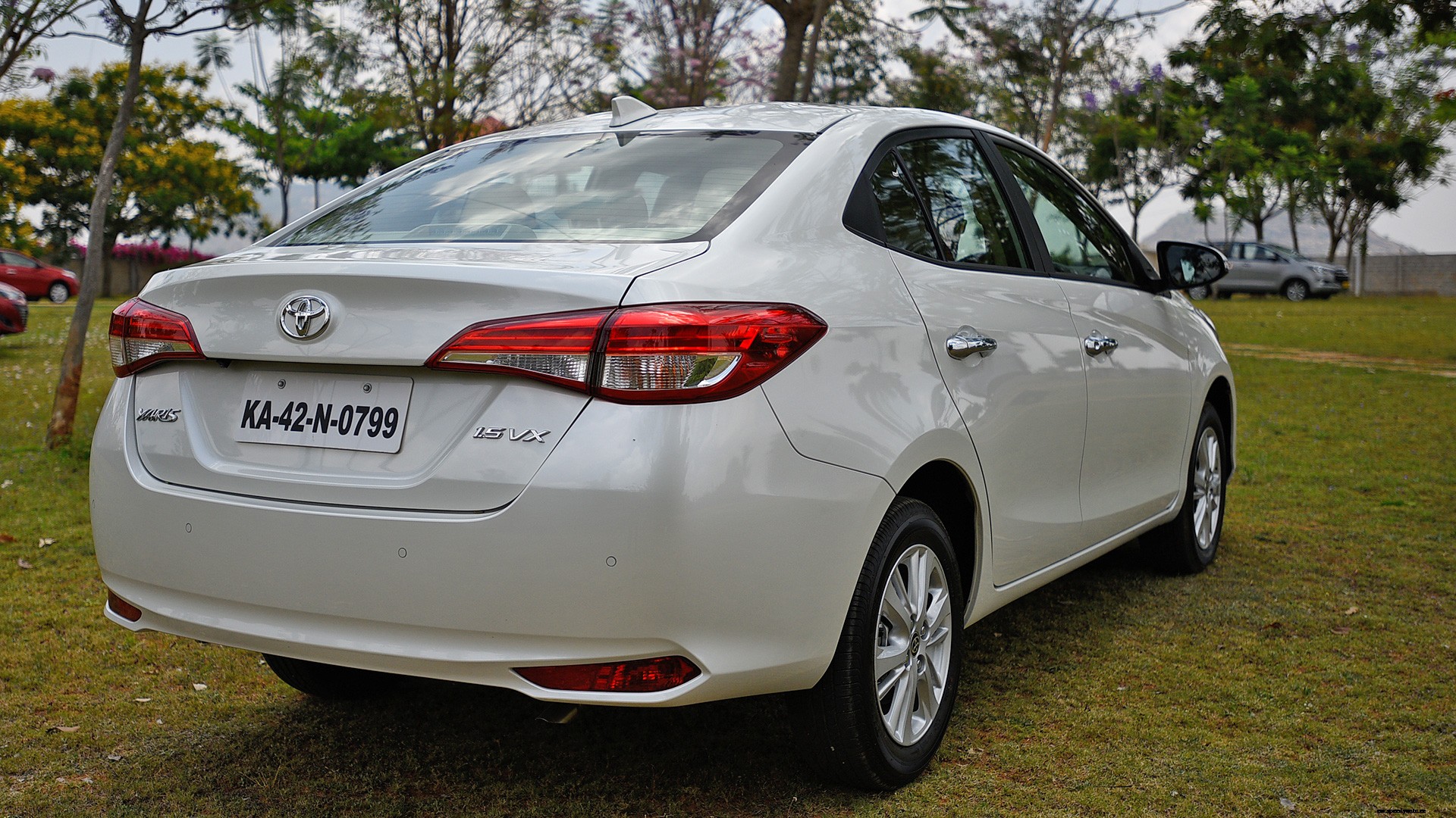 Toyota Yaris 2018 VX CVT Exterior