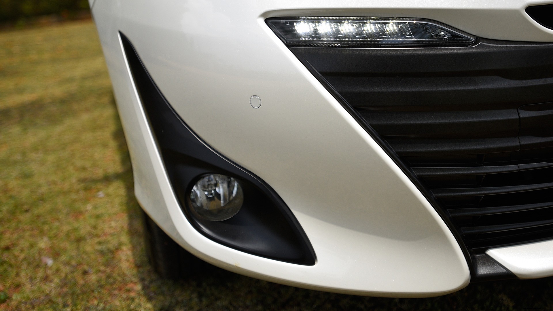 Toyota Yaris 2018 VX CVT Exterior