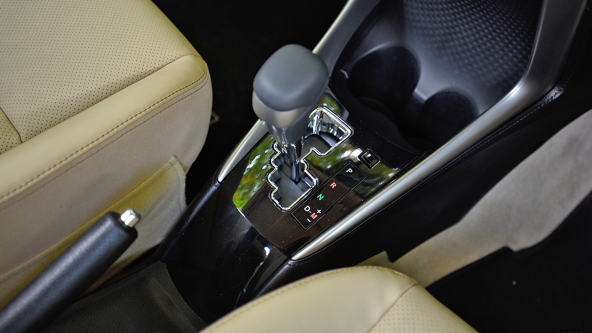 Toyota Yaris 2018 VX CVT Interior