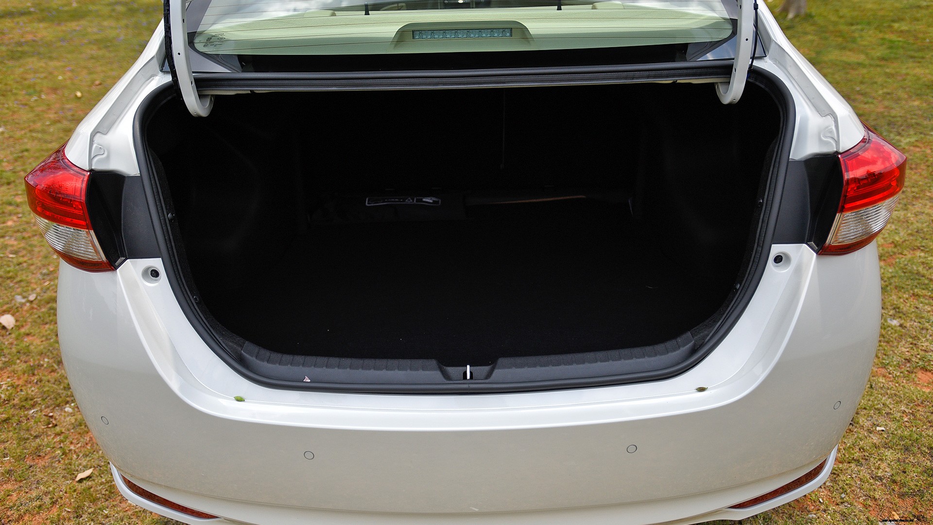 Toyota Yaris 2018 VX CVT Interior